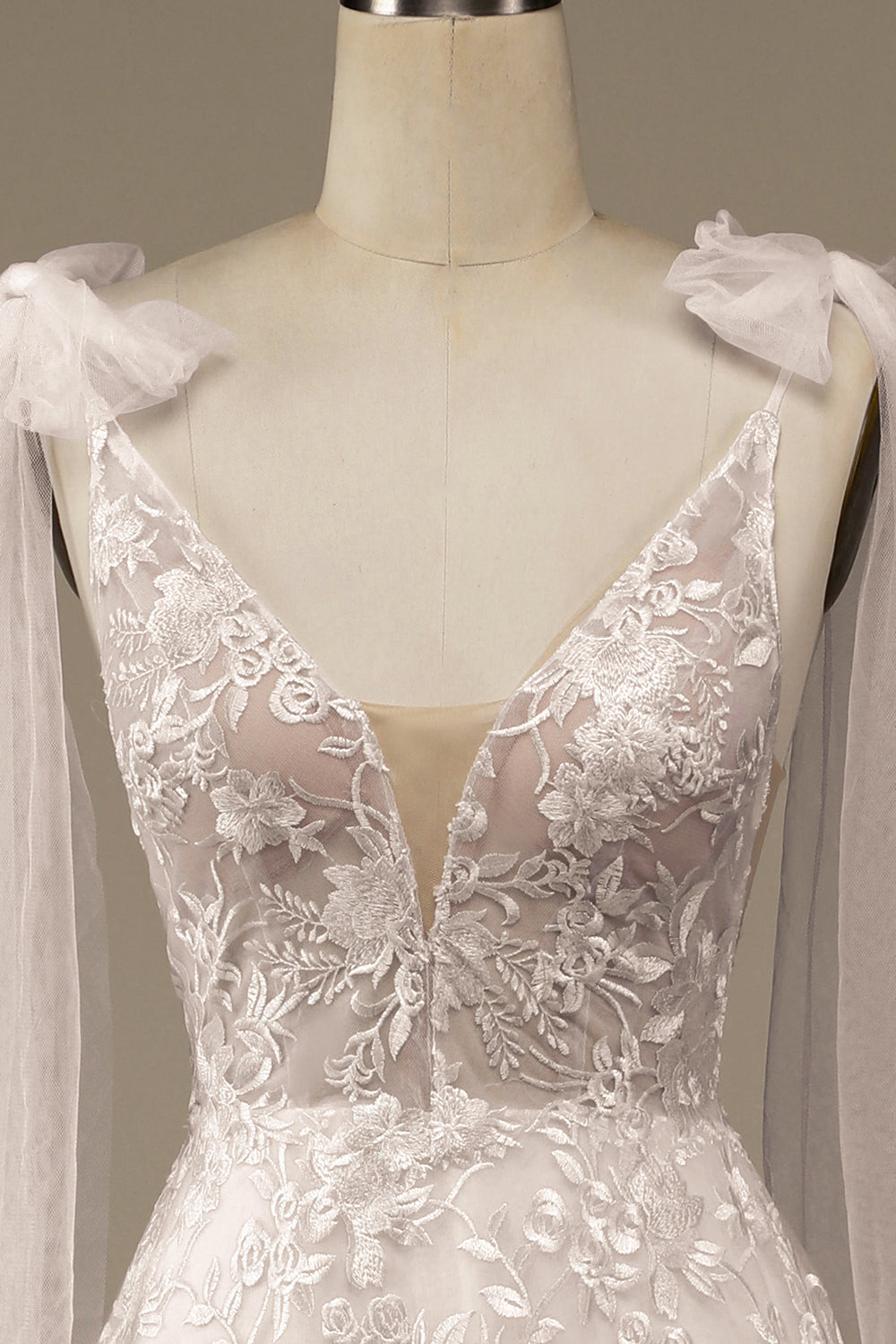 Ball-Gown/Princess Illusion Court Train Lace Wedding Dress with Bowknot Sexy