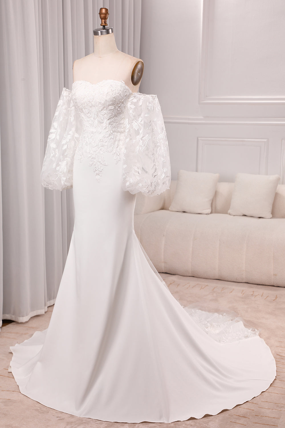 Ivory Mermaid Sweetheart V-Neck Court Train Bridal Dress With Appliqued Lace Off Shoulder