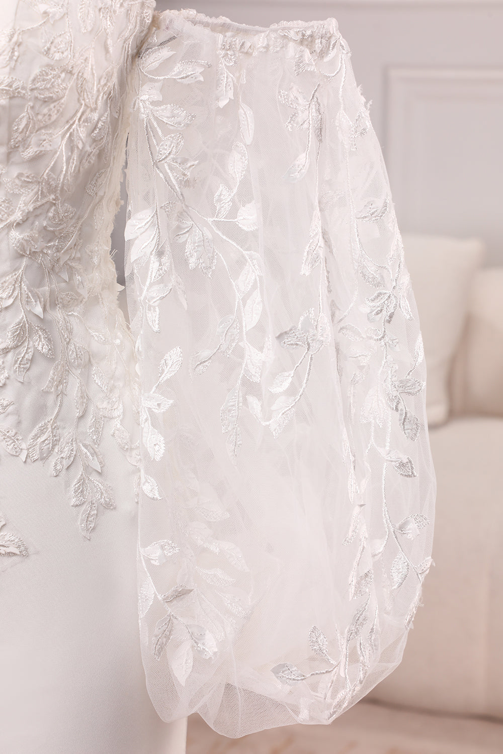 Ivory Mermaid Sweetheart V-Neck Court Train Bridal Dress With Appliqued Lace Off Shoulder