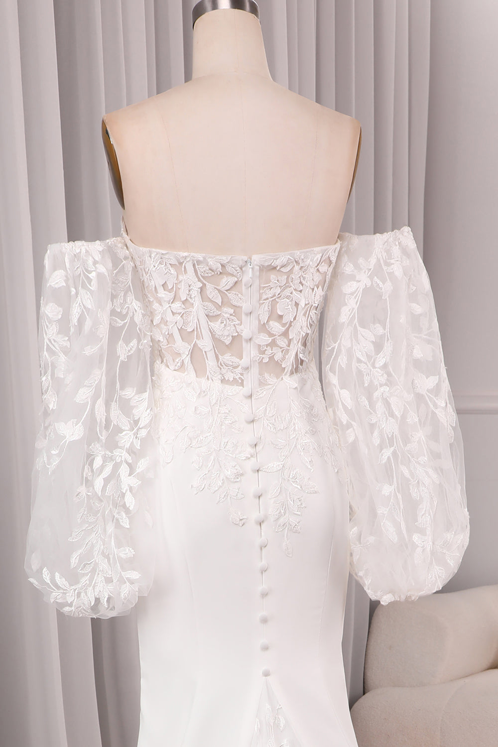 Ivory Mermaid Sweetheart V-Neck Court Train Bridal Dress With Appliqued Lace Off Shoulder