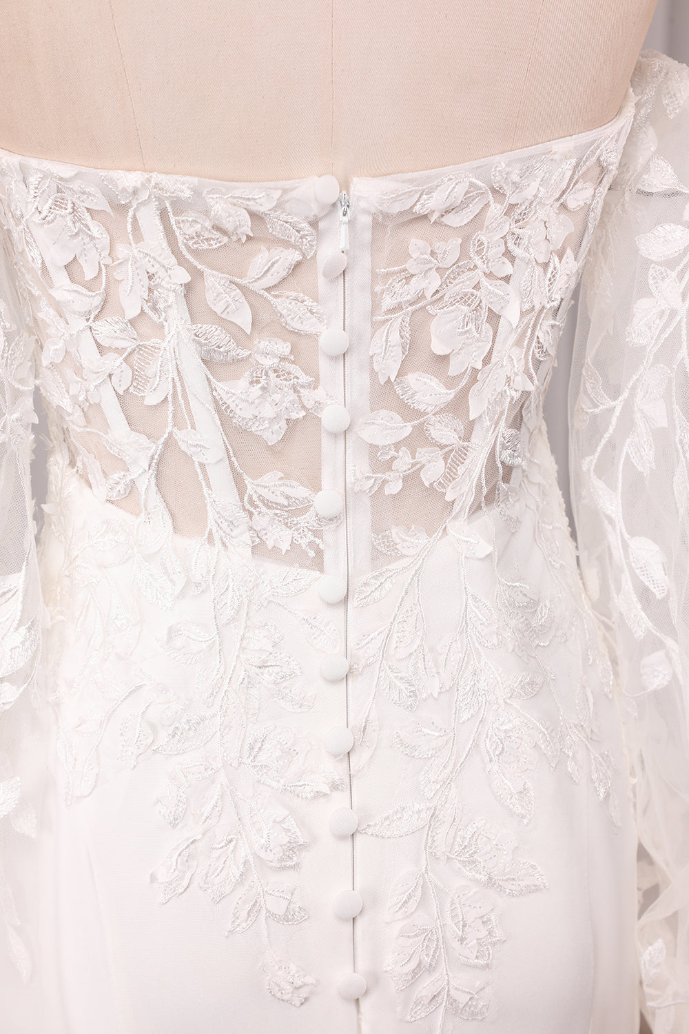 Ivory Mermaid Sweetheart V-Neck Court Train Bridal Dress With Appliqued Lace Off Shoulder