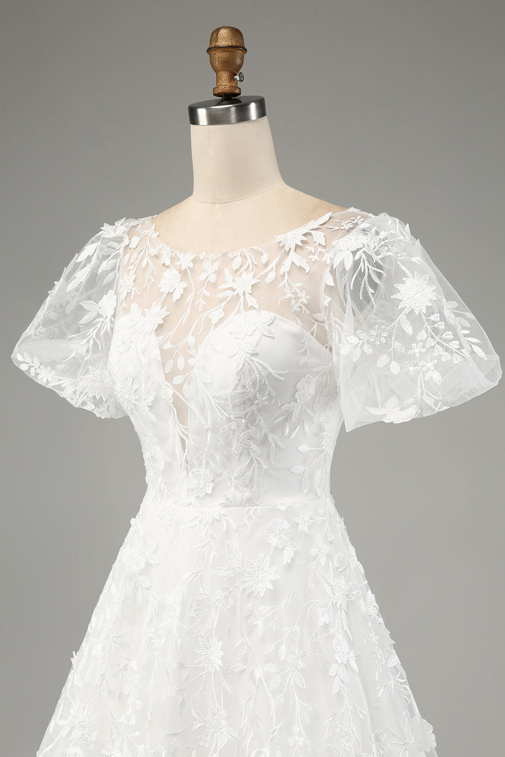Ivory Ball-Gown/Princess Embroidered Long Wedding Dress with Short Sleeves Beautiful