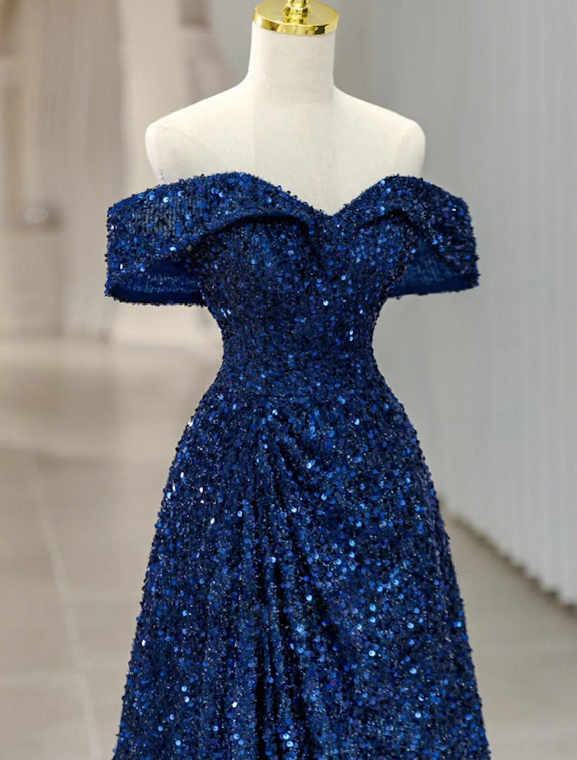 A-Line Evening Gown Sparkle & Shine Dress Formal Sweep / Brush Train Sleeveless Off Shoulder Sequined