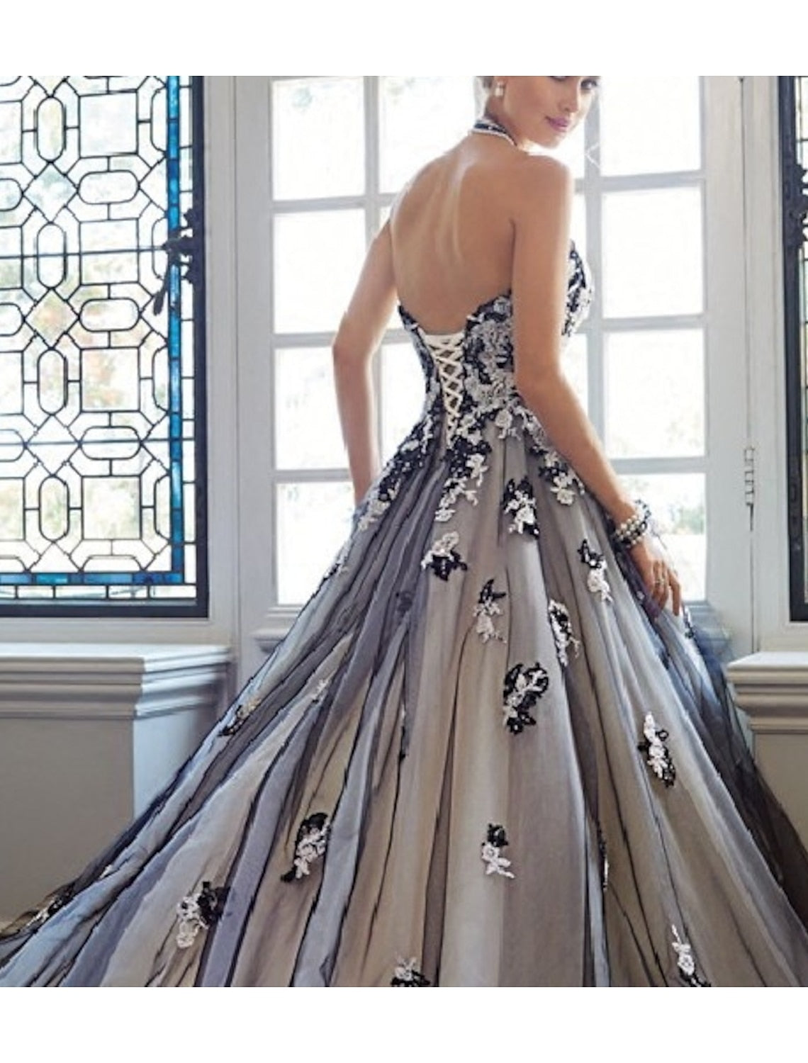Ball Gown Strapless Floor-Length Lace Wedding Dress Off Shoulder