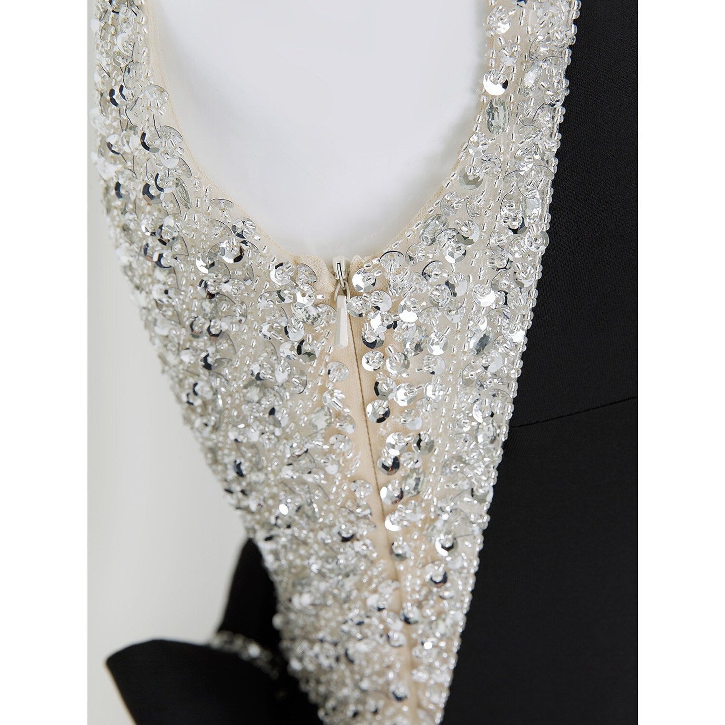 Mermaid / Trumpet Sparkle & Shine Formal Evening Dress Scoop Neck Sleeveless Court Train Jersey