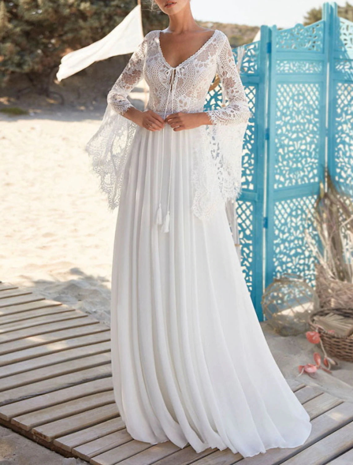 Beach Open Back Boho Wedding Dresses A-Line V Neck Long Sleeve Sweep / Brush Train Chiffon Bridal Gowns