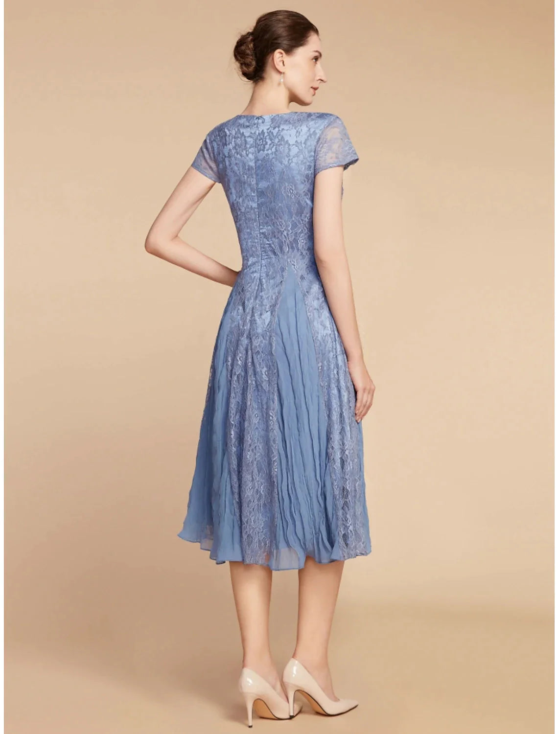 A-Line Mother of the Bride Dress Wedding Guest Elegant Petite V Neck Knee Length Chiffon Lace Short Sleeve with Ruching