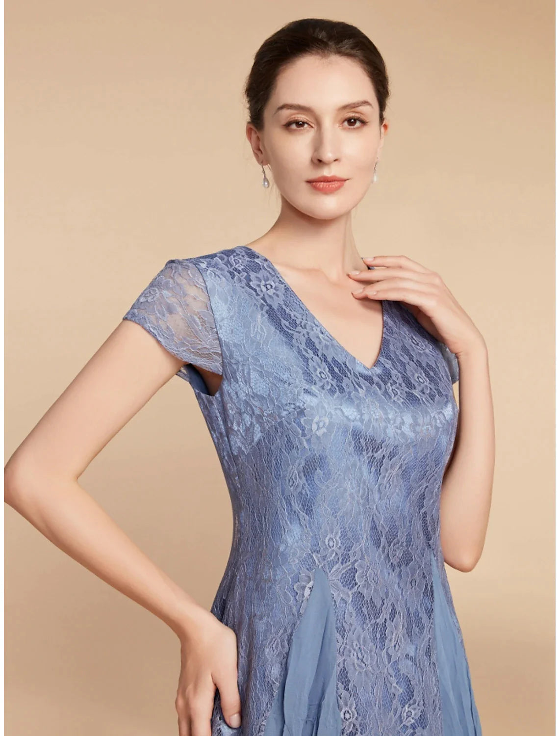 A-Line Mother of the Bride Dress Wedding Guest Elegant Petite V Neck Knee Length Chiffon Lace Short Sleeve with Ruching