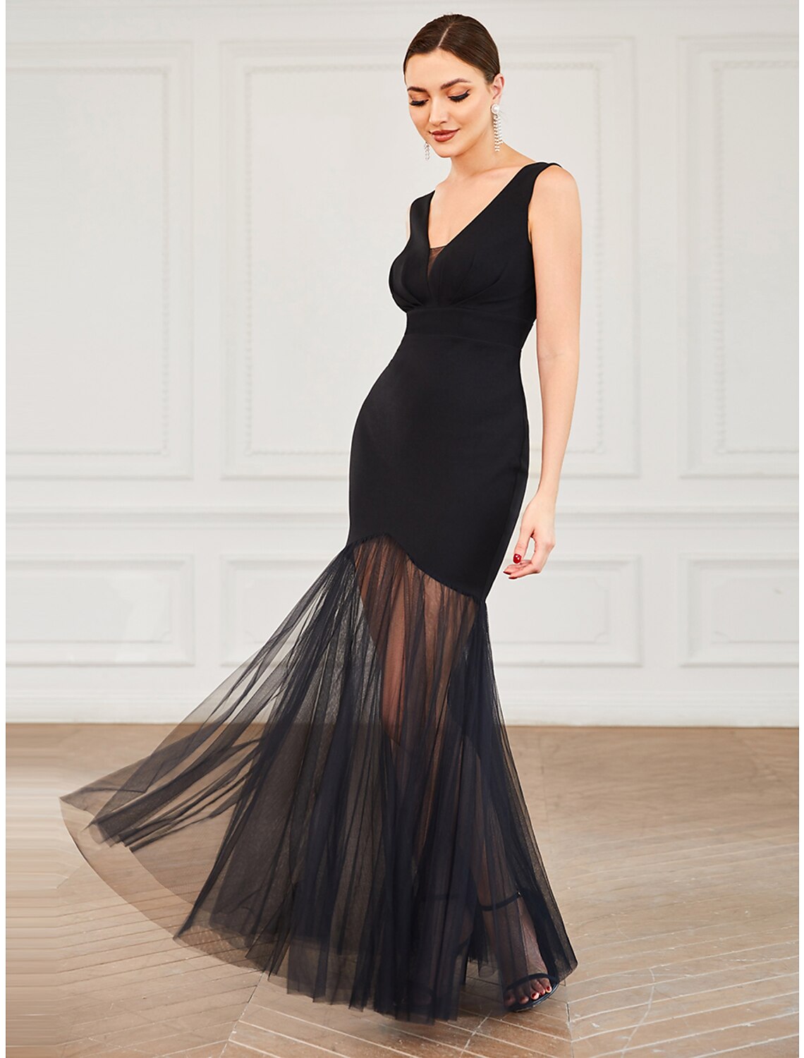 Mermaid / Trumpet Evening Gown Elegant Dress Wedding Guest Floor Length Sleeveless V Neck Tulle V Back with Draping