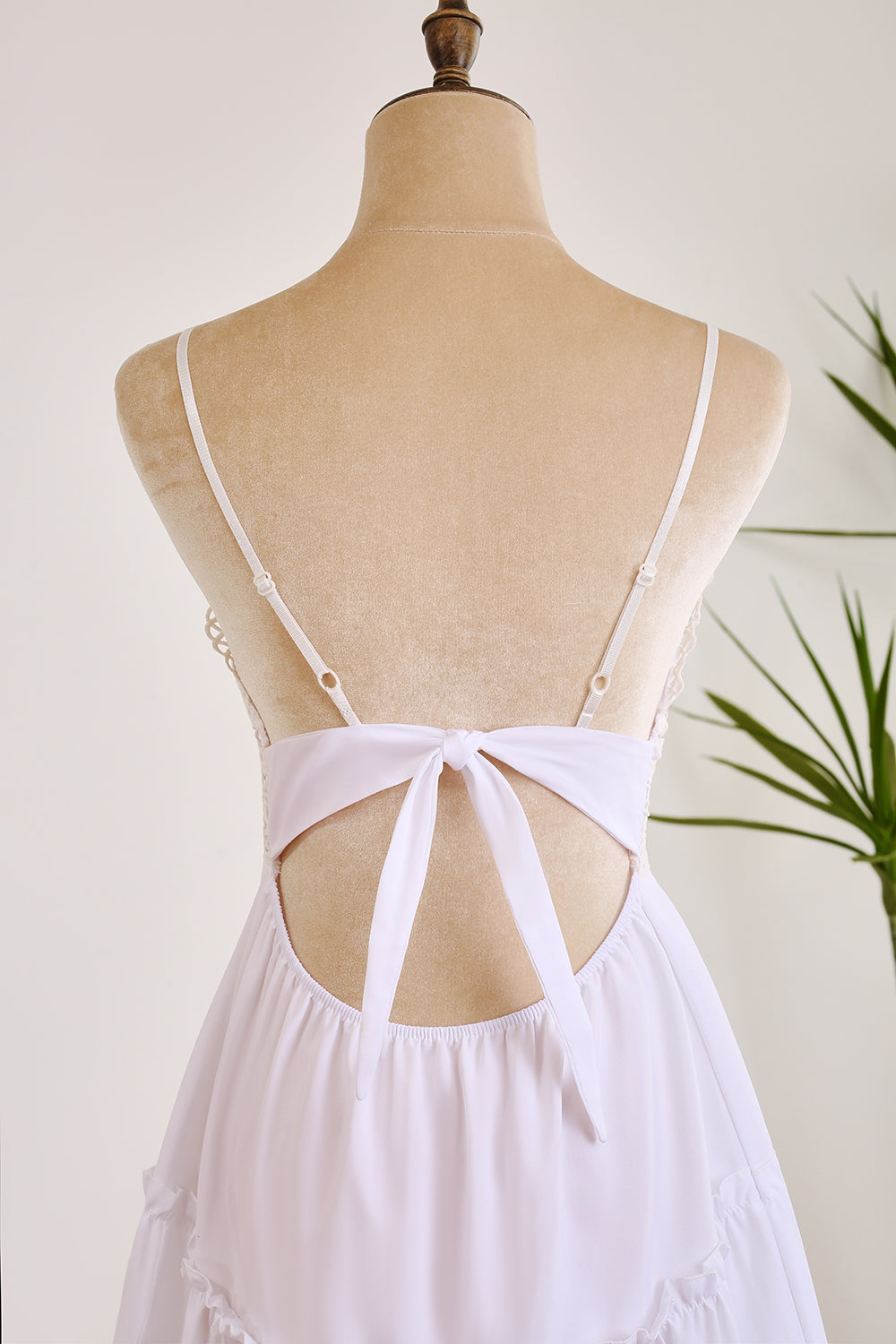 Cute A Line Lace Suspender Patchwork Backless Bow White Short Graduation Dress Pure Color