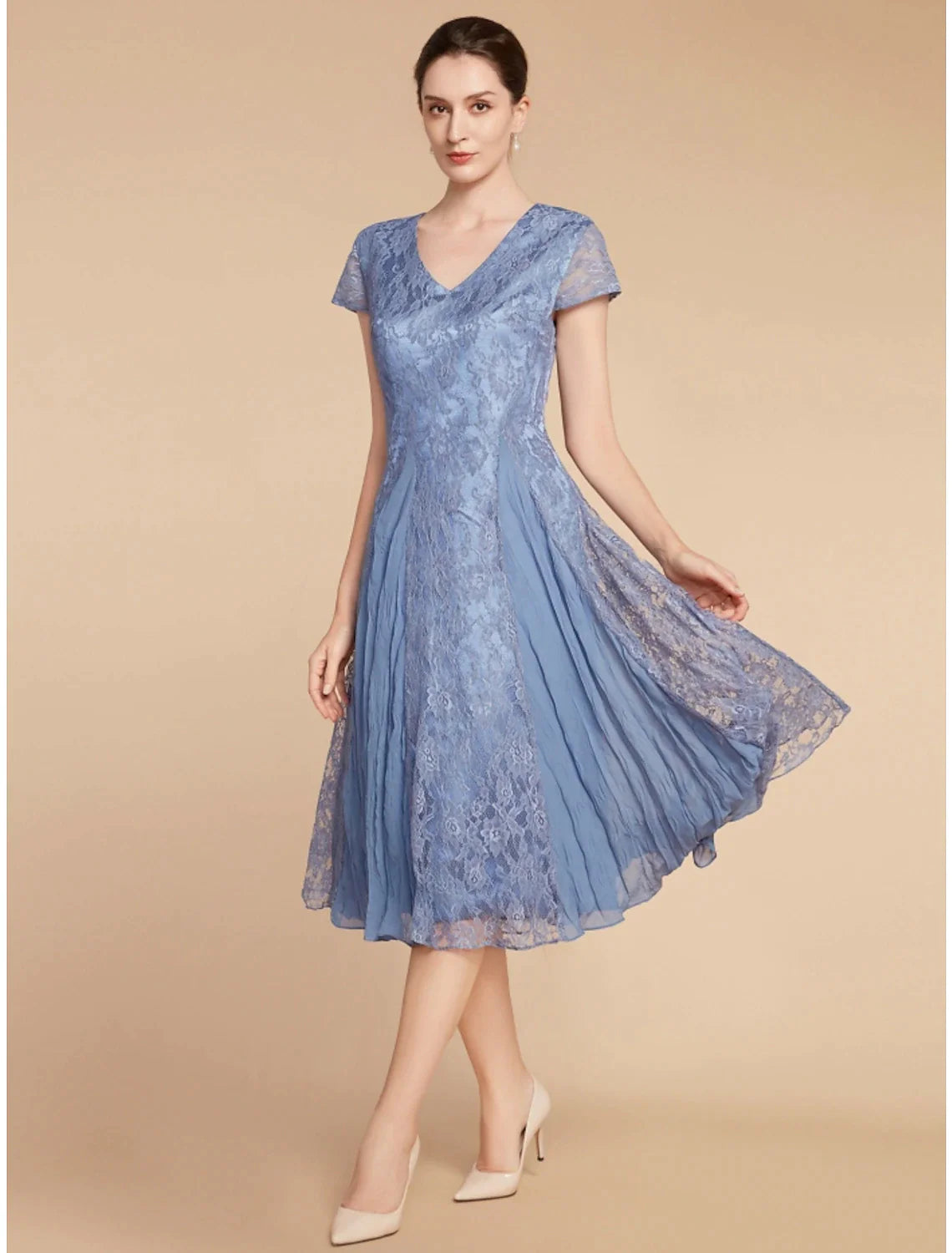 A-Line Mother of the Bride Dress Wedding Guest Elegant Petite V Neck Knee Length Chiffon Lace Short Sleeve with Ruching
