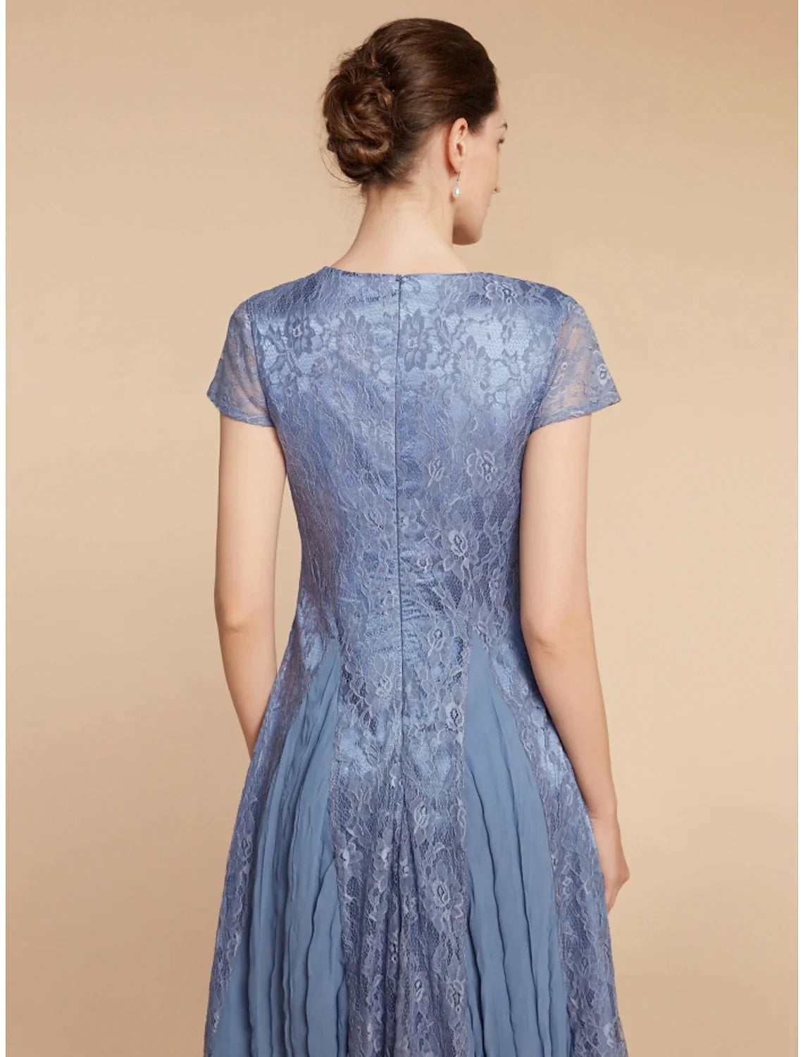 A-Line Mother of the Bride Dress Wedding Guest Elegant Petite V Neck Knee Length Chiffon Lace Short Sleeve with Ruching