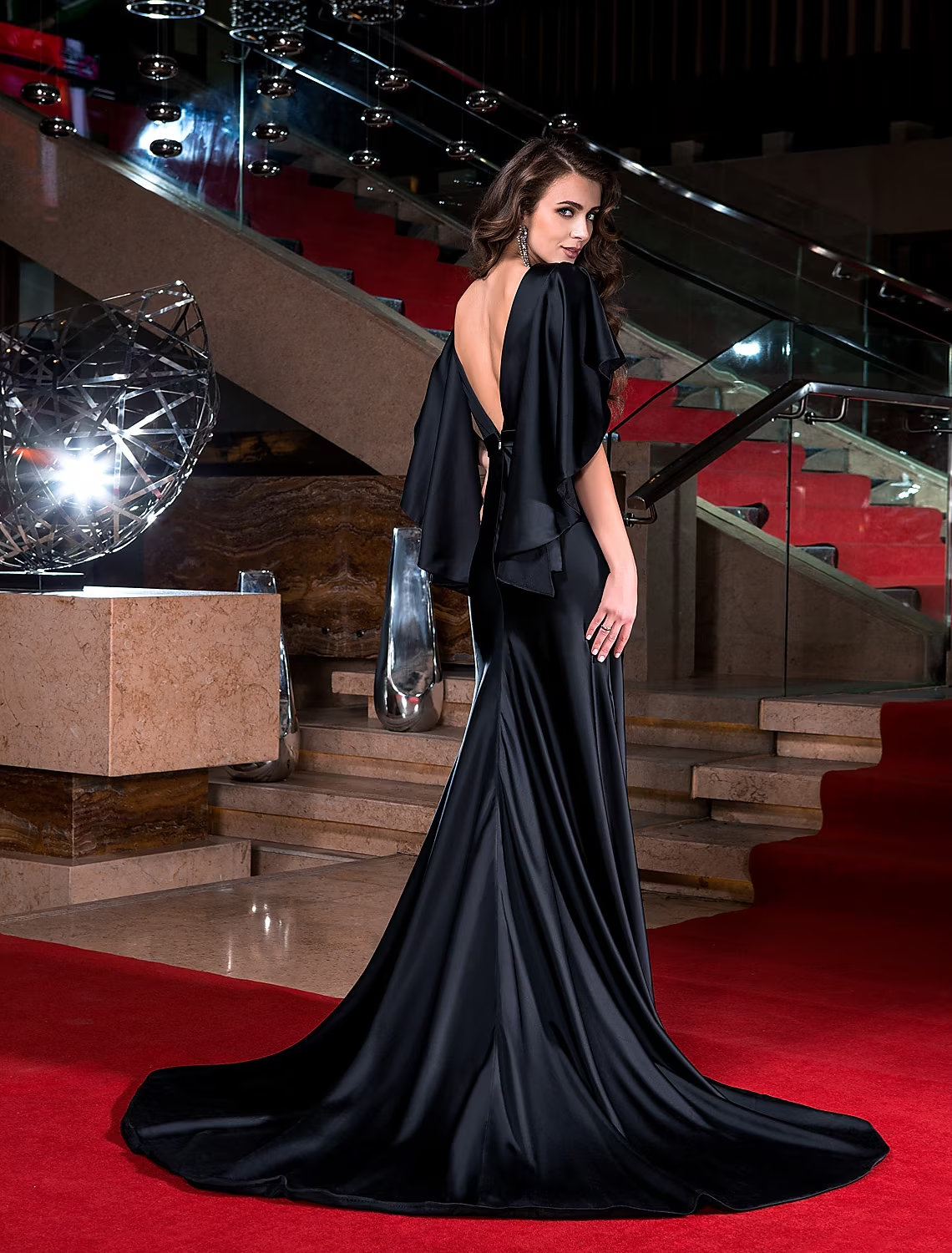 Mermaid / Trumpet Celebrity Style Dress Formal Evening Sweep / Brush Train Sleeveless Plunging Neck Stretch Satin V Back