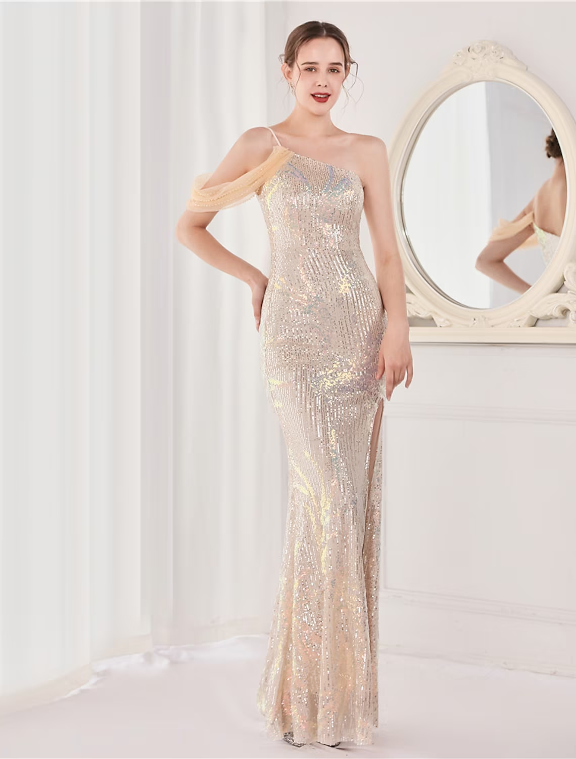 Mermaid / Trumpet Evening Gown Elegant Dress Wedding Guest Floor Length Sleeveless Spaghetti Strap Sequined V Back