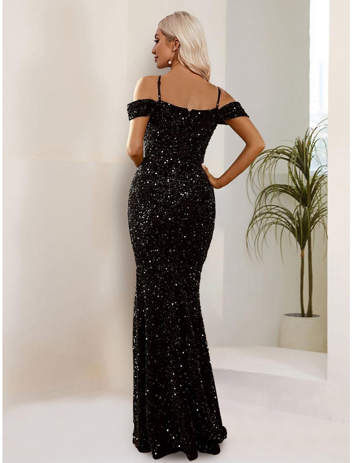 Mermaid / Trumpet Evening Gown Black Dress Formal Floor Length Short Sleeve Spaghetti Strap Sequined