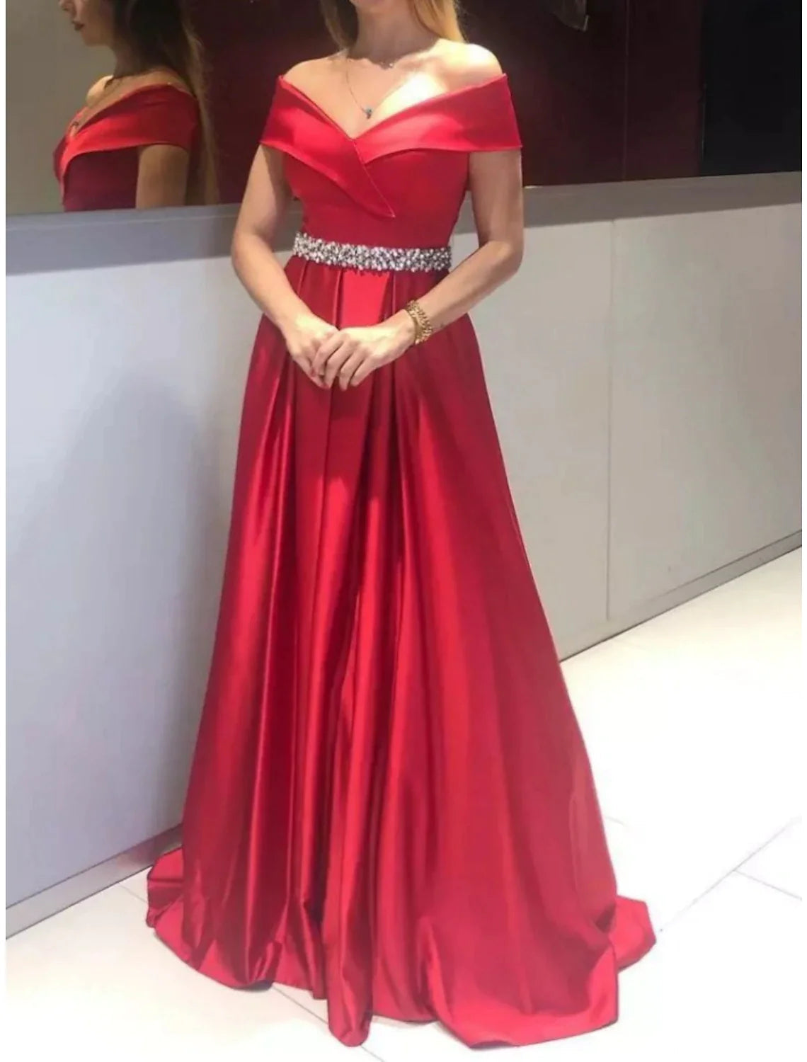 A-Line Evening Gown Elegant Dress Formal Sweep / Brush Train Christmas Red Green Dress Sleeveless Off Shoulder Satin