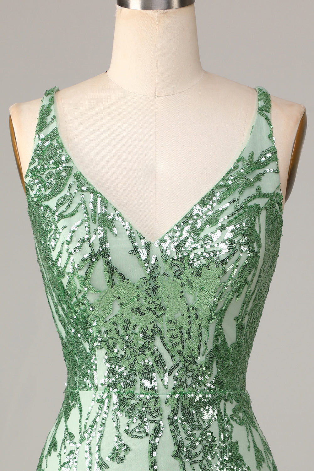 Sheath V-Neck Green Sequins Short Homecoming Dress With Backless Sparkly