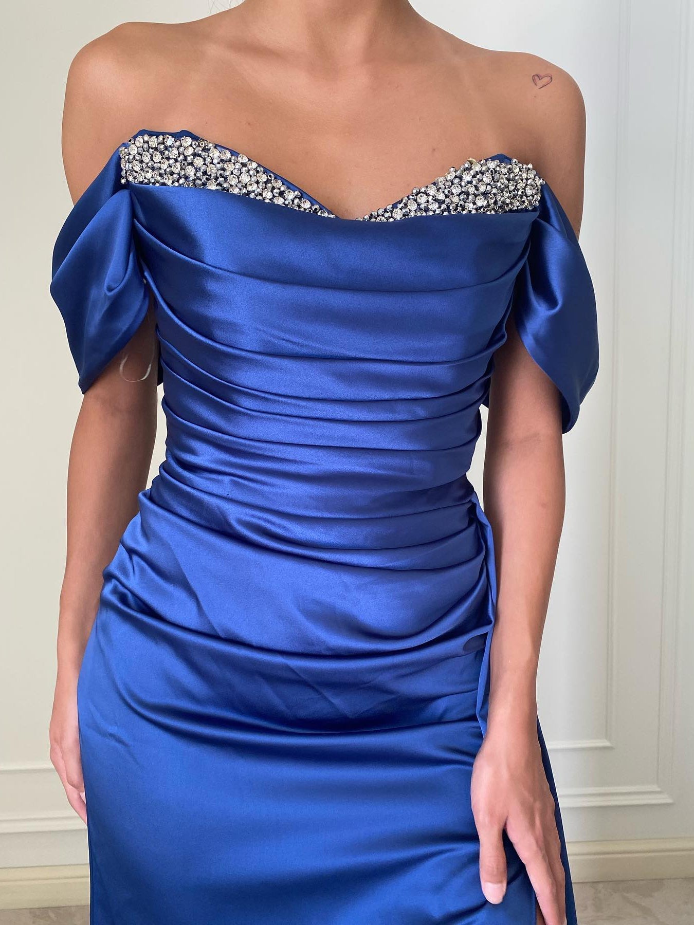 Sheath/Column Off-The-Shoulder Floor-Length Long Dresses With Split Side & Beading Sexy Evening Dresses