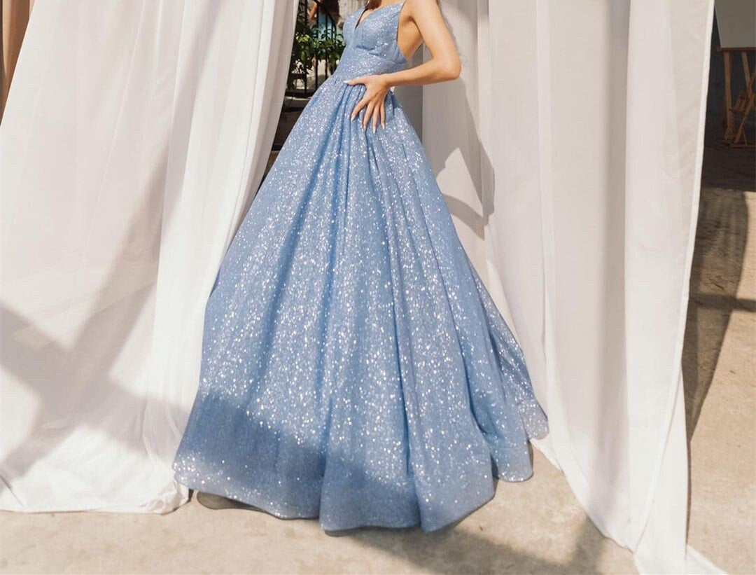 Ball Gown Spaghetti Straps V-Neck Sleeveless Floor-Length Long Prom Dresses Sparkly