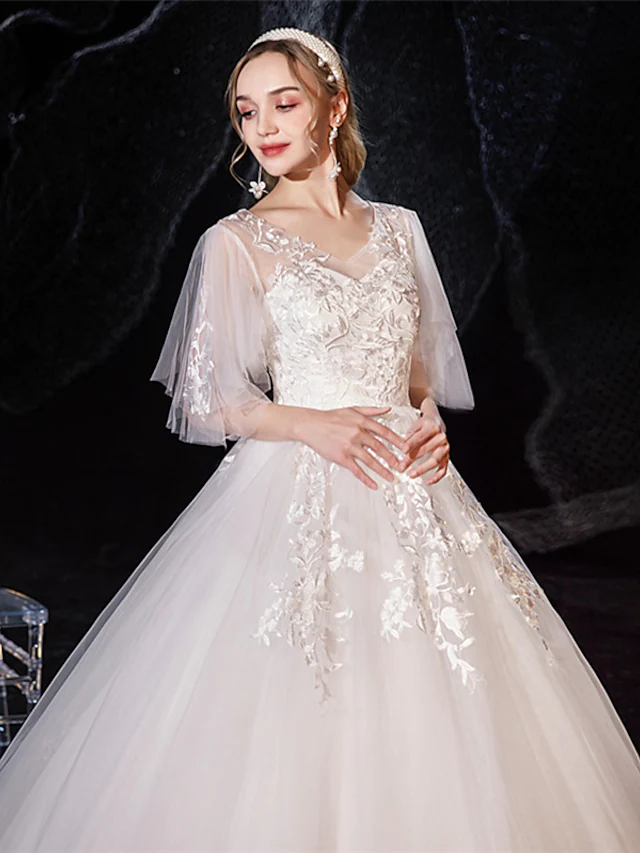 Princess Ball Gown Wedding Dresses V Neck Floor Length Lace Tulle Half Sleeve Formal Romantic