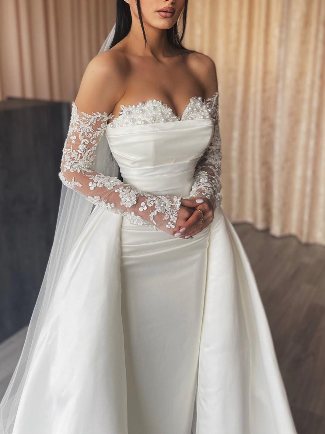 Sheath/Column Strapless Floor-Length Wedding Dress Off Shoulder