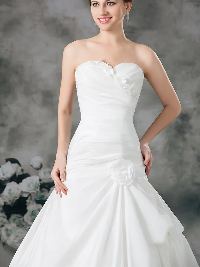 A-Line Wedding Dresses Sweetheart Neckline Court Train Satin Taffeta Strapless with Ruched