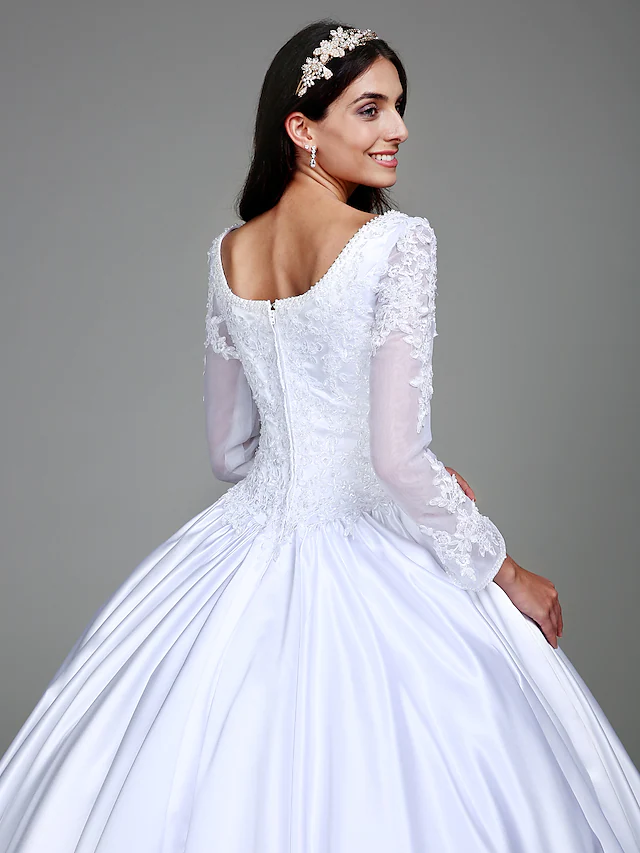 Ball Gown Wedding Dresses Scoop Neck Satin Long Sleeve Simple Vintage See-Through with Beading