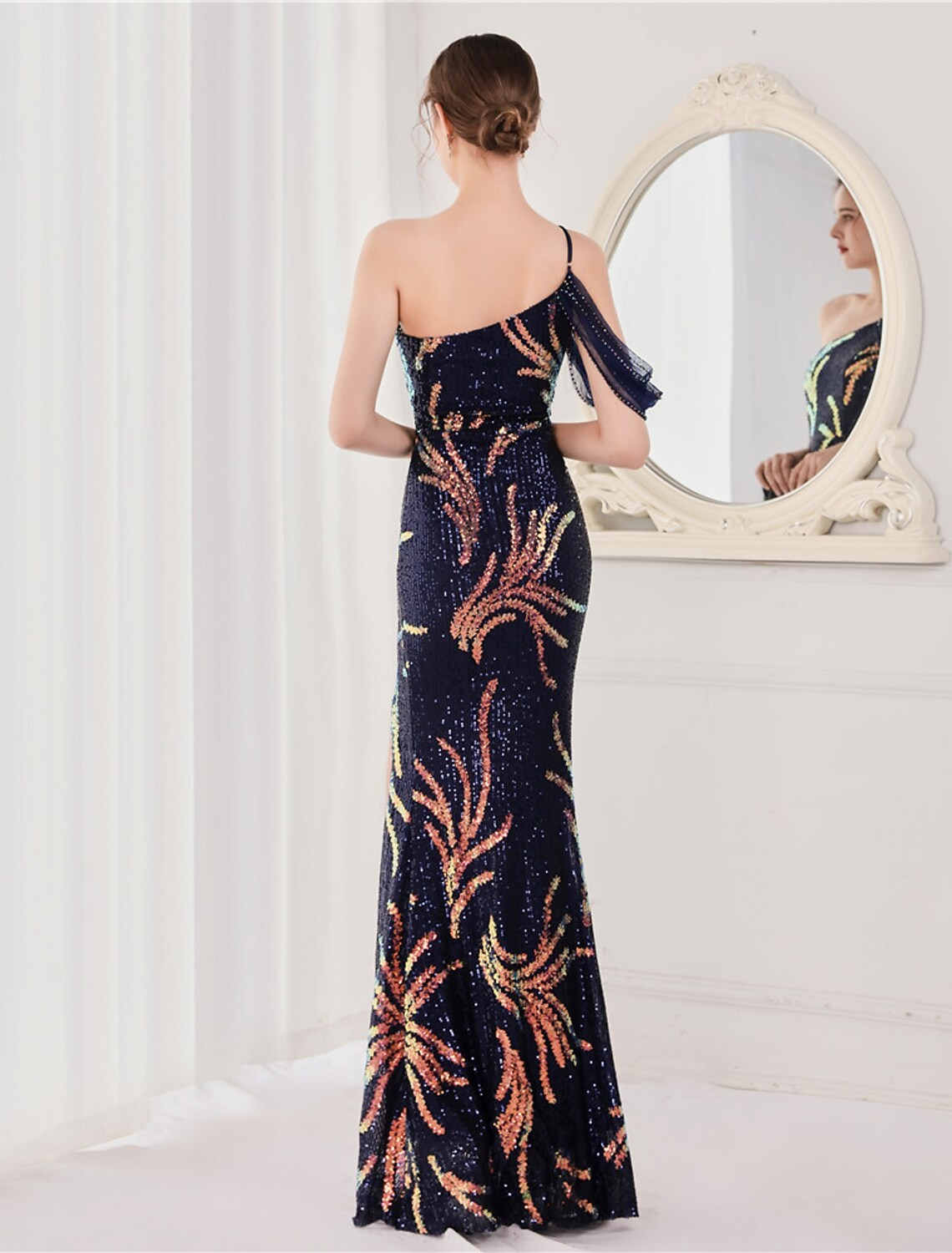 Mermaid / Trumpet Evening Gown Elegant Dress Wedding Guest Floor Length Sleeveless Spaghetti Strap Sequined V Back