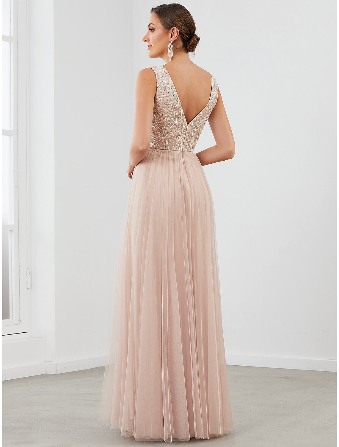 A-Line Evening Gown Elegant Dress Wedding Guest Floor Length Sleeveless V Neck Tulle V Back with Sequin