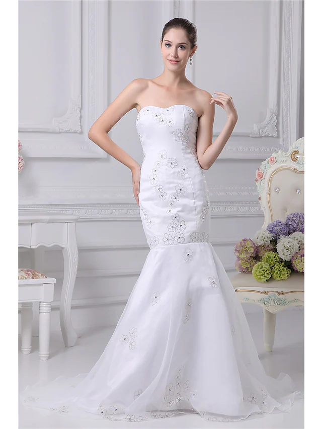 Wedding Dresses Strapless Chapel Train Organza Satin Strapless with Beading