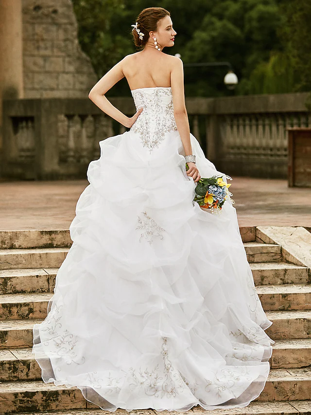 Ball Gown Wedding Dresses Strapless Court Train Organza Strapless Country Romantic Plus Size with Pick Up Skirt