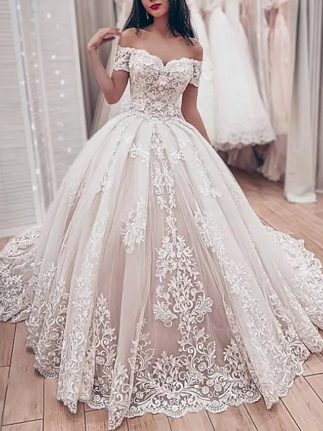 Ball Gown Wedding Dresses Off Shoulder Chapel Train Lace Tulle Short Sleeve Formal Luxurious with Pleats