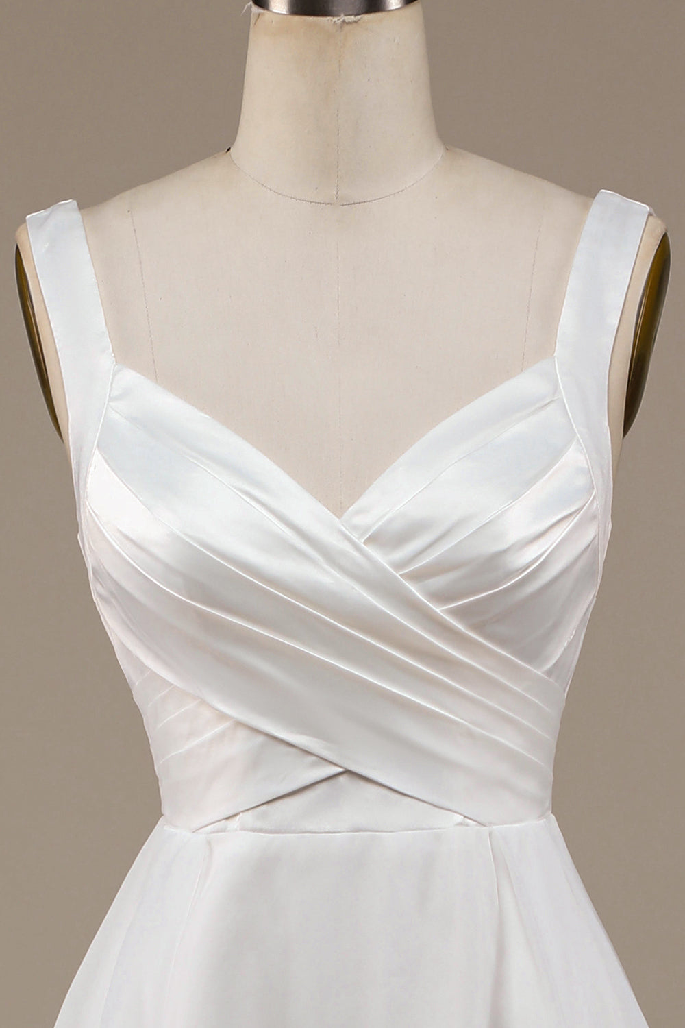 Ball-Gown/Princess Simple Organza Scoop Neck Sweep Train Wedding Dress Long