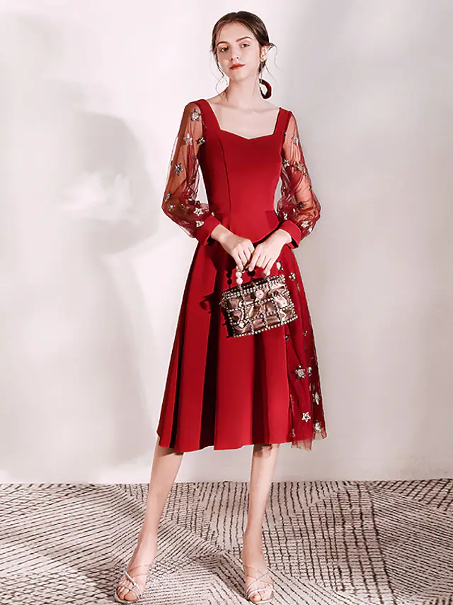 A-Line Glittering Princess Homecoming Cocktail Party Dress Scoop Neck Long Sleeve Tea Length Stretch Fabric with Sequin