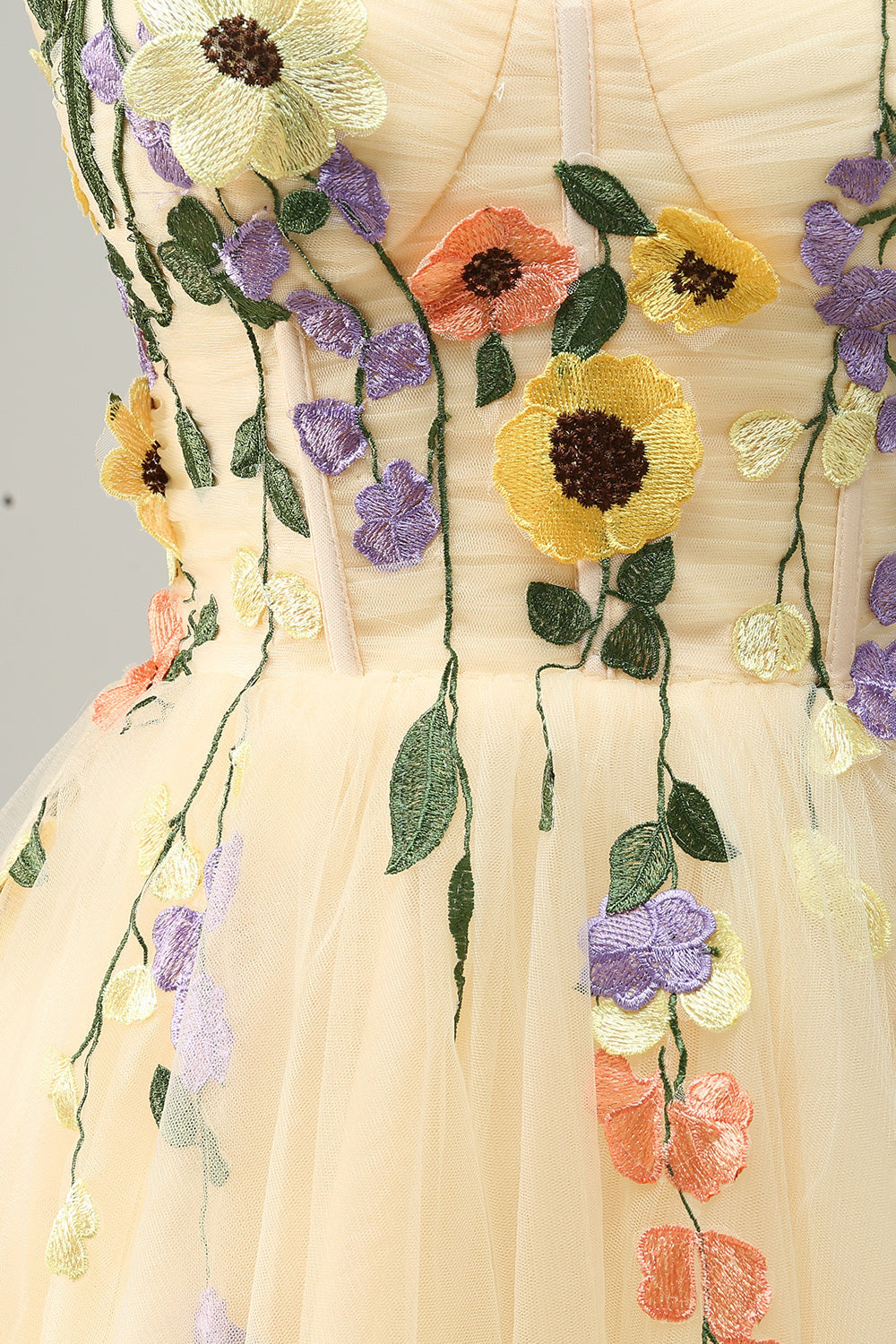 Champagne A Line Spaghetti Straps Short Homecoming Dress with Appliques With Flowers