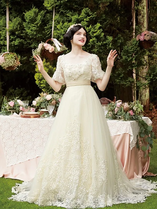 A-Line Wedding Dresses Scoop Neck Chapel Train Lace Tulle Half Sleeve Vintage See-Through with Beading