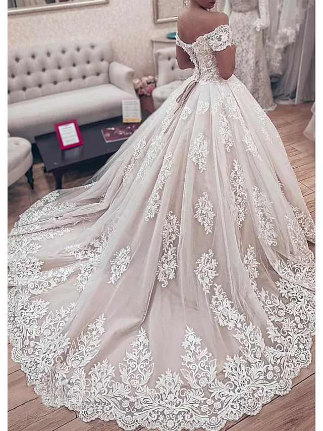 Ball Gown Wedding Dresses Off Shoulder Chapel Train Lace Tulle Short Sleeve Formal Luxurious with Pleats