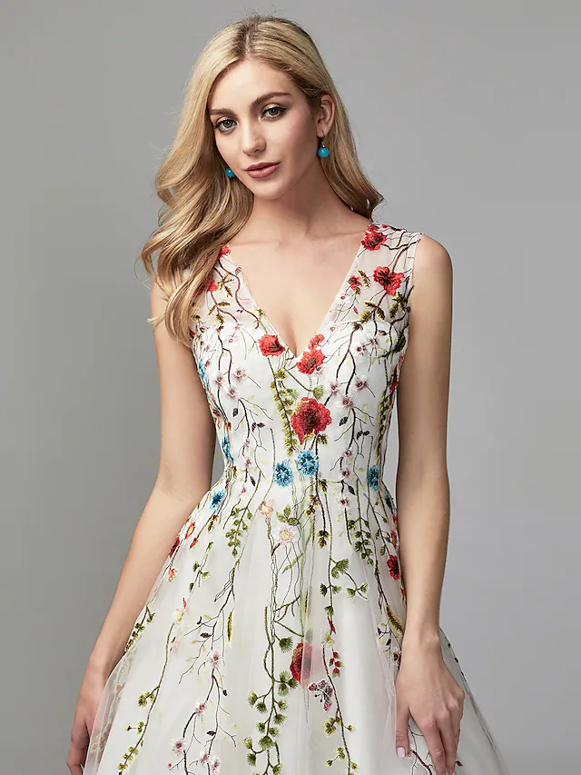 A-Line White Floral Quinceanera Formal Evening Valentine's Day Dress V Neck Sleeveless Floor Length Lace Tulle with Embroidery