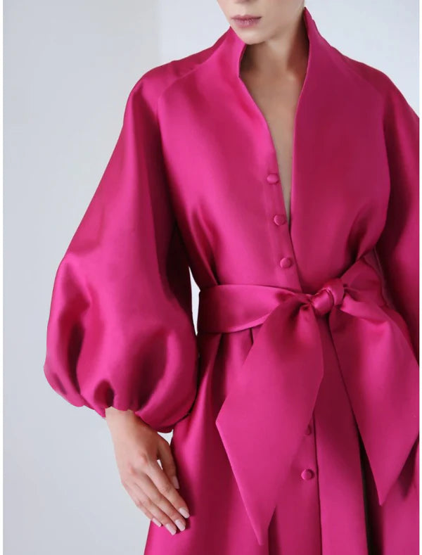 A-Line Evening Gown Elegant Dress Formal Sweep / Brush Train Long Sleeve V Neck Satin with Bow(s) Slit
