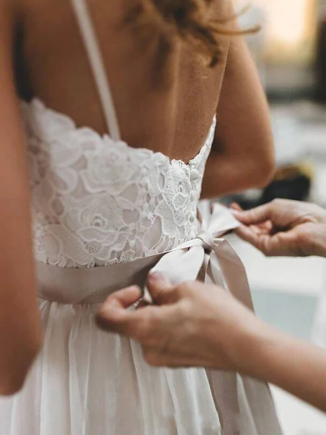 Wedding Dresses Spaghetti Strap Court Train Lace Tulle Sleeveless Country Romantic Beach with Sashes Ribbons Pleats