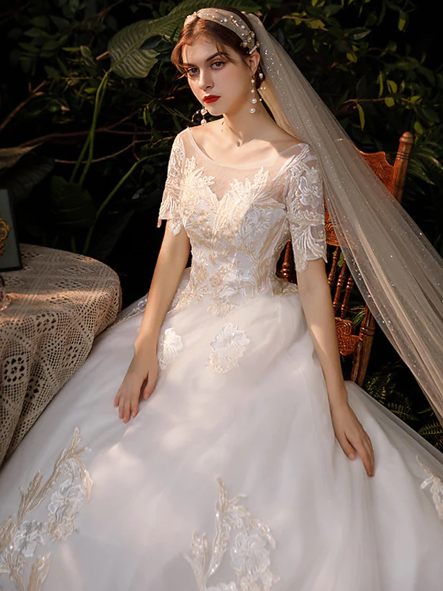 Princess Ball Gown Wedding Dresses Jewel Neck Chapel Train Lace Tulle Short Sleeve Formal Luxurious
