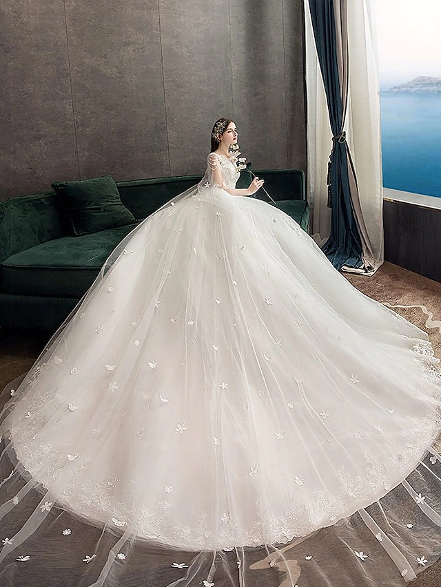 Princess Ball Gown Wedding Dresses Jewel Neck Chapel Train Lace Tulle Sleeveless Formal Luxurious