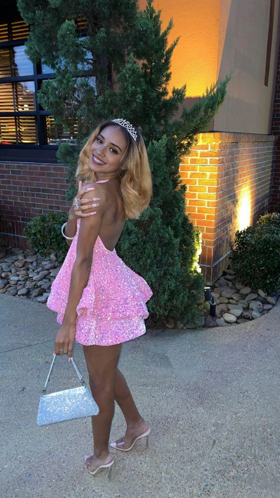 Fashion A Line V-Neck Halter Open Back Short Prom Dress Lovely Sequins Homecoming Dress Charming Birthday Party Dress