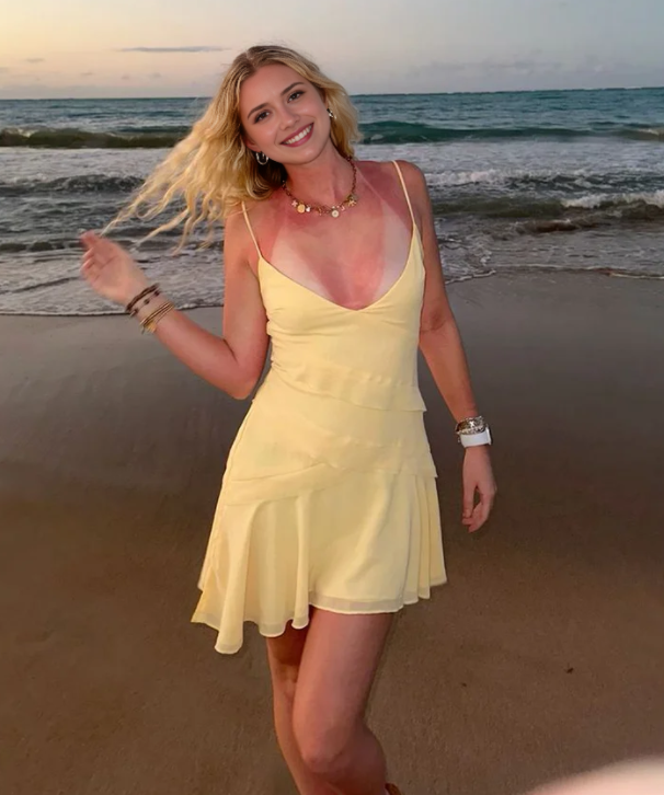 Sweetheart A-Line Spaghetti Straps Sleeveless Short Summer Dress Lovely Homecoming Dress Charming Vacation Beach Dress