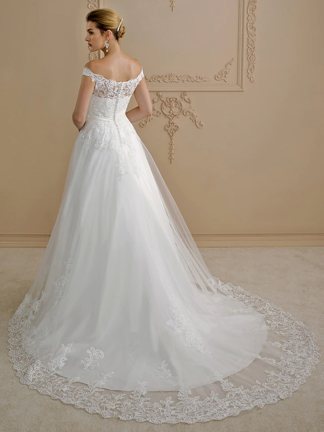 Ball Gown Wedding Dresses Off Shoulder Court Train Lace Tulle Cap Sleeve Country Glamorous See-Through Plus Size Backless with Sashes Ribbons Bow(s)