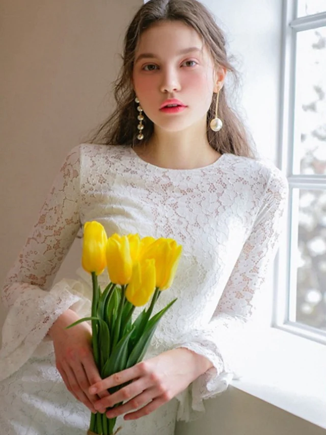 A-Line Wedding Dresses Jewel Neck Lace Long Sleeve Romantic with Appliques Beautiful