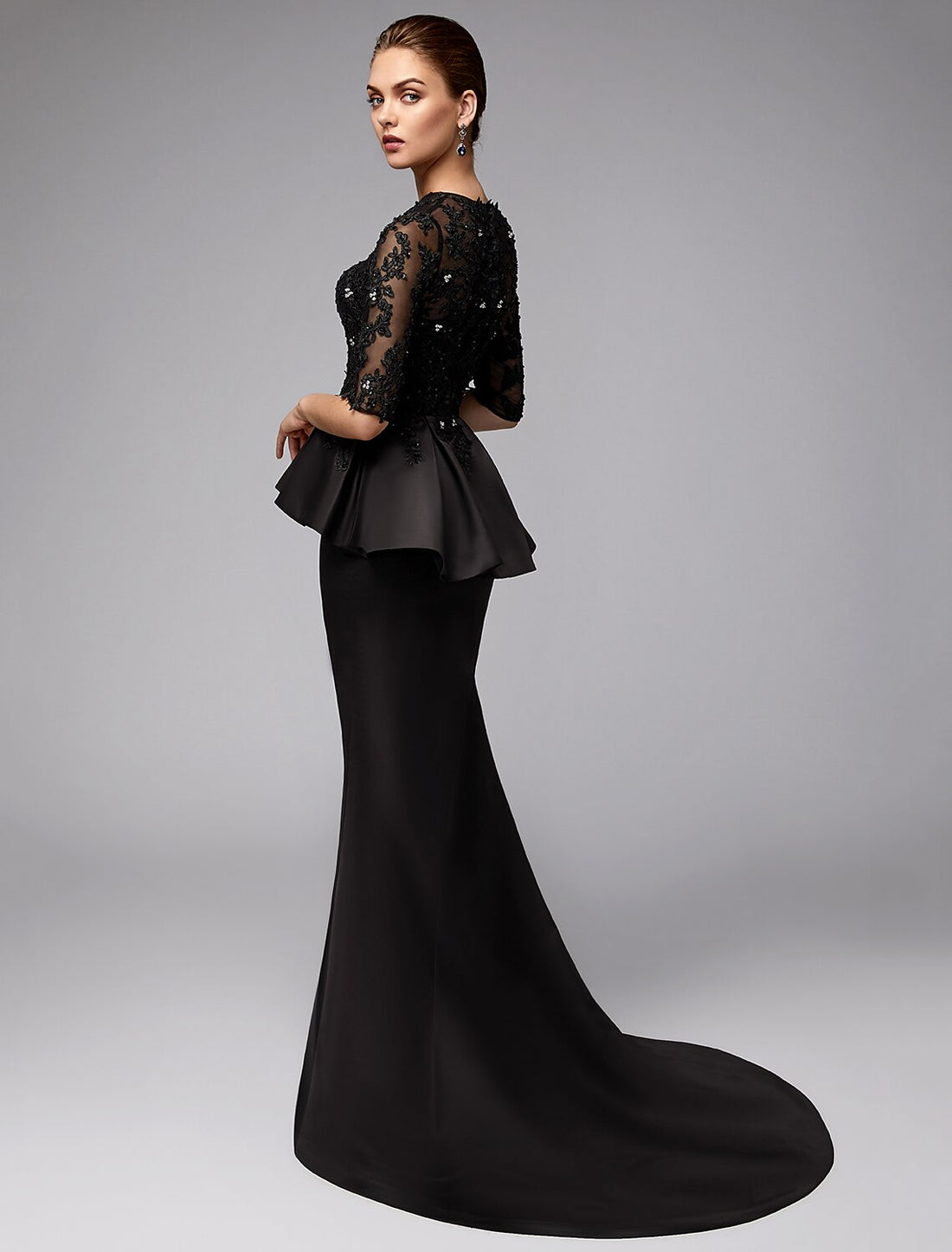 Mermaid / Trumpet Mother of the Bride Dress Sexy See Through Jewel Neck Sweep / Brush Train Satin Lace Half Sleeve with Beading Appliques Elegant