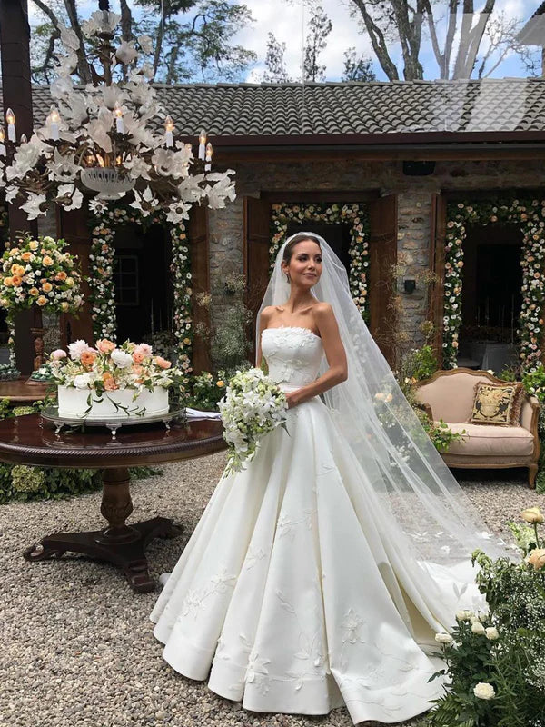 Vintage Satin Ball Gown Wedding Gown Strapless Floral Wedding Gown Off Shoulder Elegant