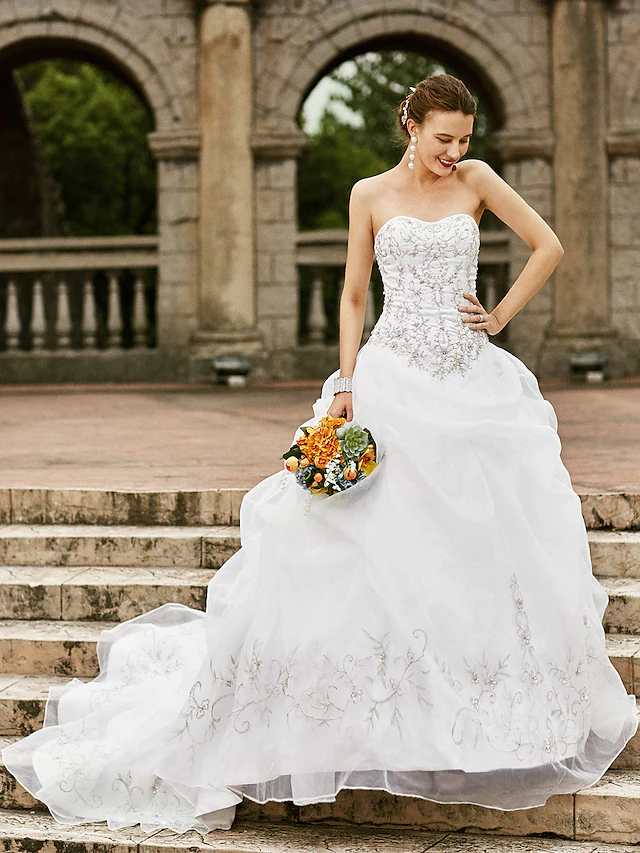 Ball Gown Wedding Dresses Strapless Court Train Organza Strapless Country Romantic Plus Size with Pick Up Skirt
