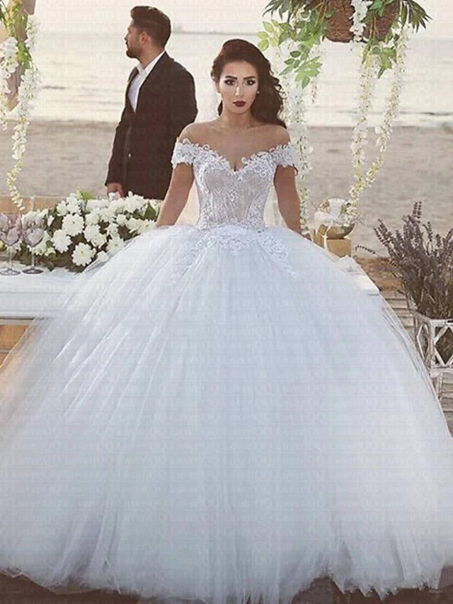 Ball Gown Wedding Dresses Off Shoulder Chapel Train Lace Tulle Strapless Beautiful
